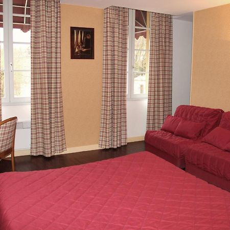 ホテル Logis Des Trois Maures Couches エクステリア 写真
