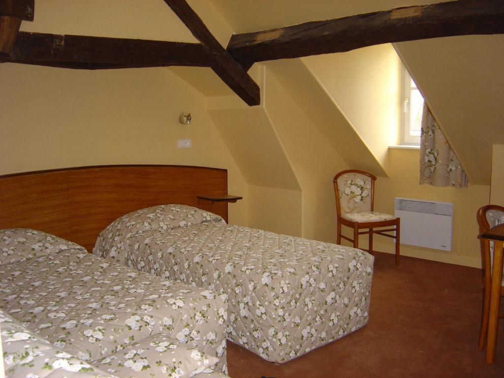 ホテル Logis Des Trois Maures Couches 部屋 写真
