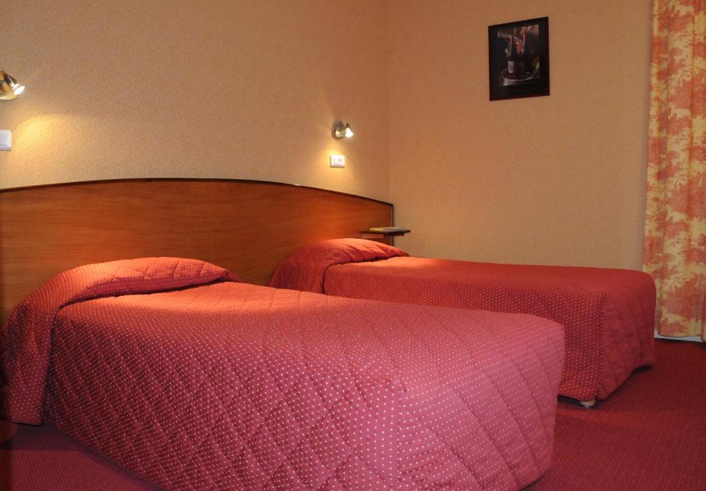 ホテル Logis Des Trois Maures Couches 部屋 写真