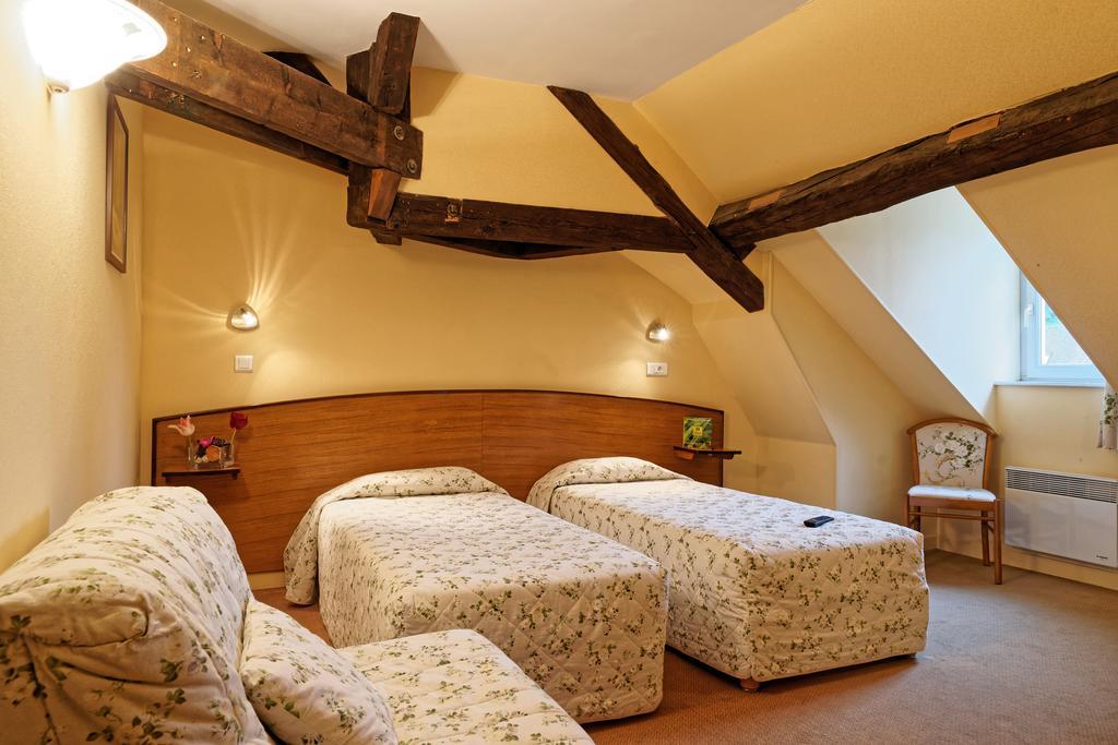 ホテル Logis Des Trois Maures Couches エクステリア 写真