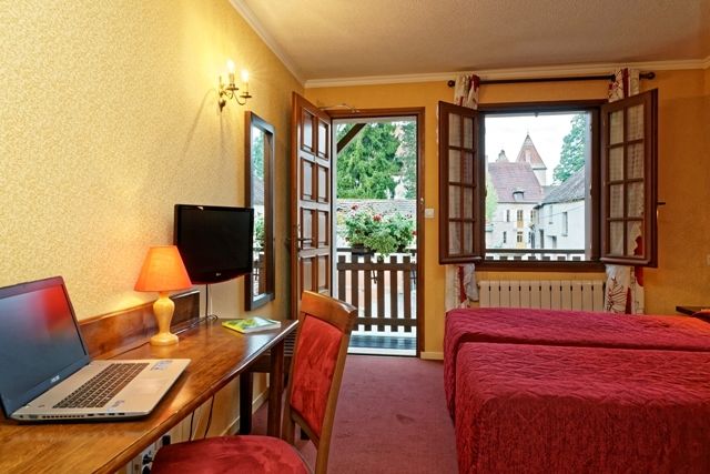ホテル Logis Des Trois Maures Couches エクステリア 写真